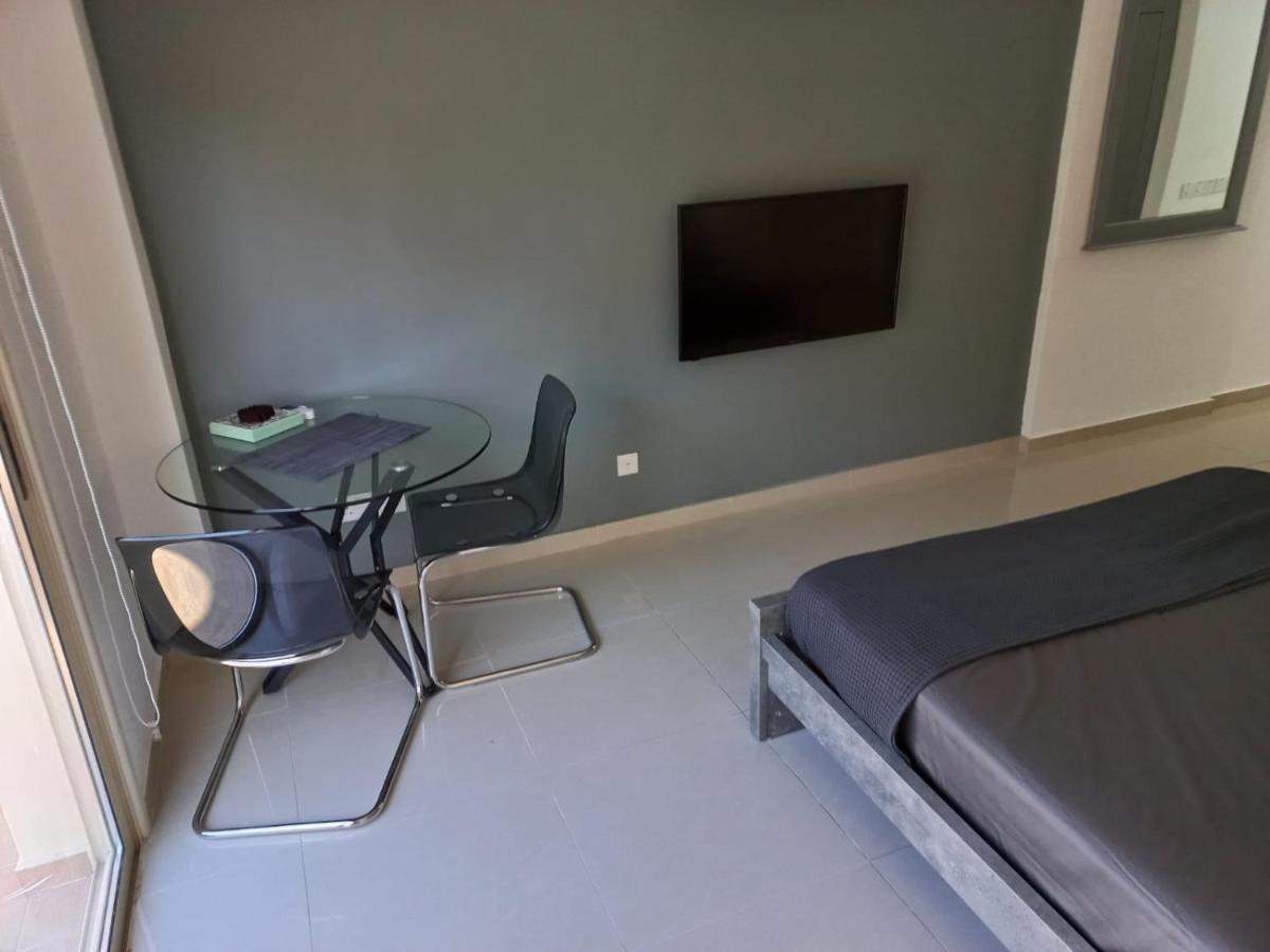 Modern Studio Apartment Armonia Court Paralimni Exterior photo